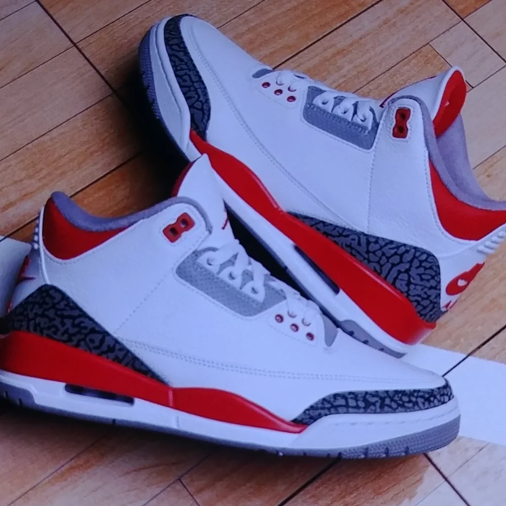Jordan 3 🔥 Fire 🔥 Red - Picture 4 of 5